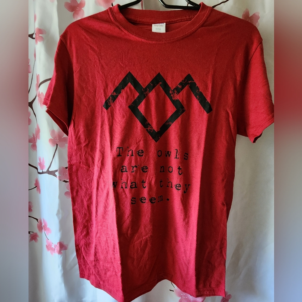 NWOT Men's Red The Owls Are Not What They Seem Shirt Size Small